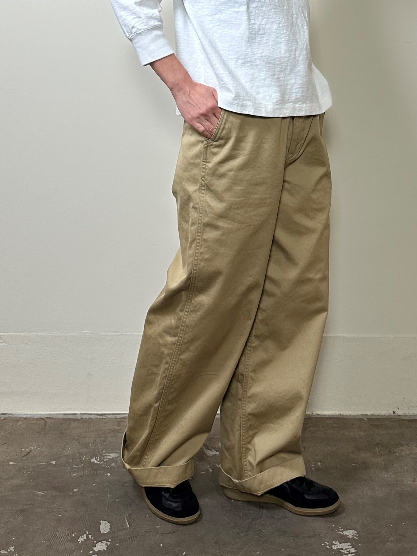 ルーズイージーチノトラウザー / Loose easy chino trousers